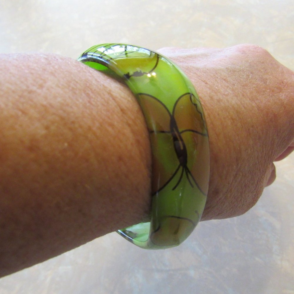 Vintage Green Leaf Bangle